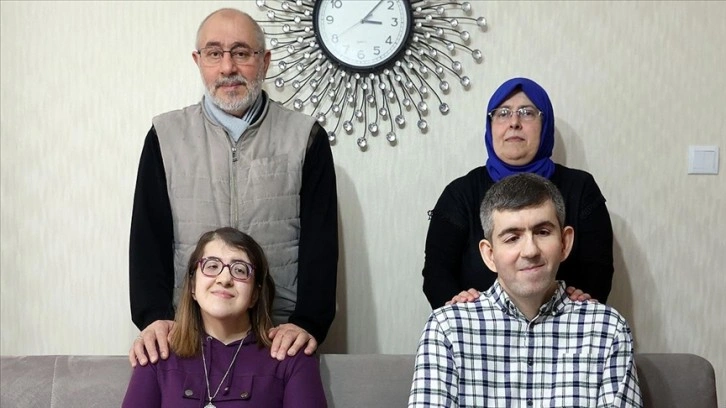 Engelli kardeşler Melike ve Mehmet, ailelerinin gurur kaynağı