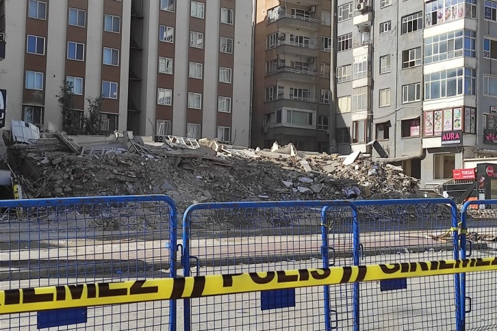 Şanlıurfa'da çöken binada arama kurtarma çalışmaları tamamlandı