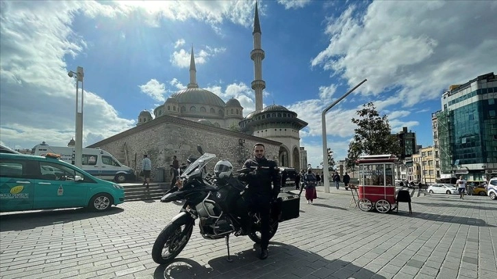 Taksim Camisi'nin imamı motosikletiyle nazarıitibar odağı oluyor