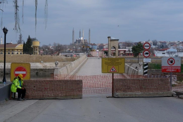 Tarihi Tunca Köprüsü 5 gün trafiğe kapatıldı