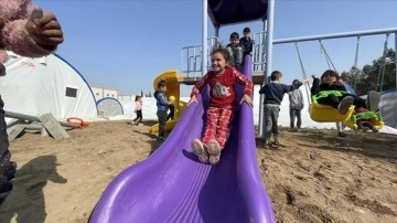 Adıyaman'da depremzede çocuklar için oyun alanları kuruluyor