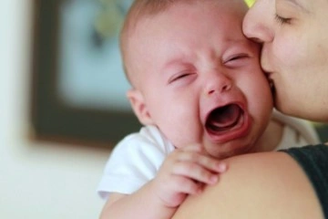Bebeğinizin ağlaması stresinize bağlı olabilir