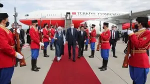 Cumhurbaşkanı Erdoğan Karadağ'da resmi törenle karşılandı