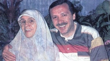 Cumhurbaşkanı Erdoğan'dan, annesinin ahiret yolculuğu sene dönümünde birey paylaşım