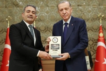 Cumhurbaşkanı Erdoğan’dan Şanlıurfa'daki iki televizyona ödül
