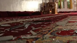 Dera'da kuşattığı mahallede ilerleme girişiminde bulunan Esed rejimi güçleri, camiyi bombaladı