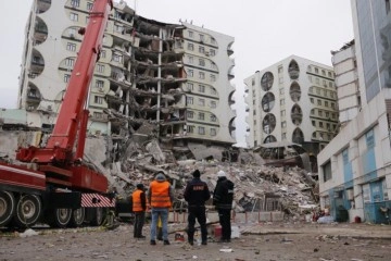 Diyarbakır'da depremde ölü sayısı 407'e çıktı