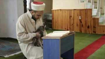 Doğa ve hayvan dostu imam duyarlılığıyla örnek oluyor