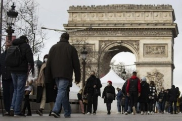 Fransa’da günlük vaka sayısı 2 gündür 300 binin üzerinde