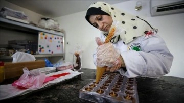 Gazze'de ev yapımı "doğal" çikolata üreten Filistinli şef tutkusunu mesleğe dönüştürd
