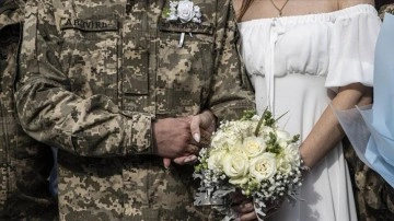 Harkiv'de nikahlar savaşın gölgesinde kıyılıyor