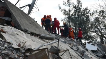 Hizmet-İş Sendikasından depremzedelere 3 milyon lira bağış