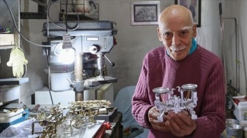 İstanbul'da yılların "biblo terazi" ustası 87 yaşında çalışmaya devam ediyor
