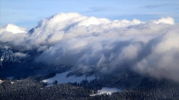 Kar kalınlığının 40 santimetreye yaklaştığı Ilgaz Dağı havadan görüntülendi