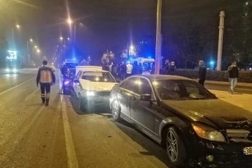 Kayseri'de 5 araçlı zincirleme trafik kazası: 3 yaralı