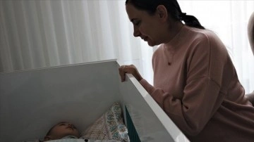 Kovid-19'u koyu bakımdaki tedaviyle atlatan gebe hanımdan aşı çağrısı