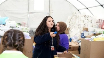 Nimet öğretmen gönüllü geldiği Kahramanmaraş'ta depremzedelerin yardımına koşuyor