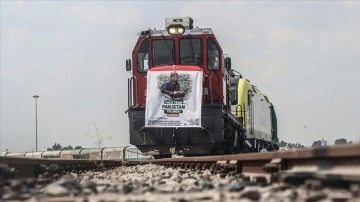 Pakistan'a yardım malzemesi taşıyan beşinci "İyilik Treni" törenle uğurlandı