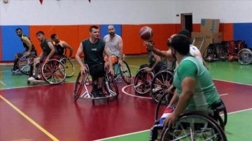 Şanlıurfalı engelli gençler, basketbol takımını sırtlıyor