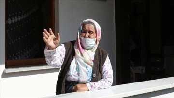 Trabzon'da 106 yaşlarında Kovid-19'u yenen Nuriye Özkan'dan aşılama çağrısı