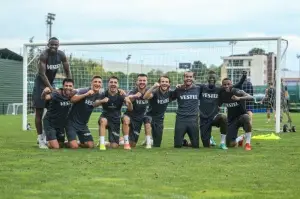 Trabzonspor'un 28 kişilik kadrosu 15'i yerli, 13'ü yabancıdan oluştu