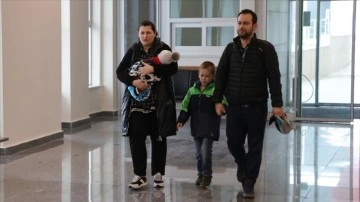 Ukrayna'daki savaştan kurtarılan biri bebek 32 kişi daha Türkiye'ye geldi