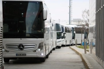 Ukrayna'daki Türk vatandaşlarının tahliyesi için Türkiye'den onlarca otobüs yola çıktı